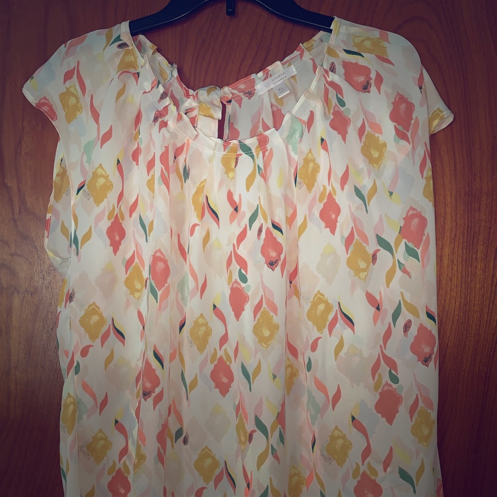 🎉5 for $20 🎉Cute Lauren Conrad top